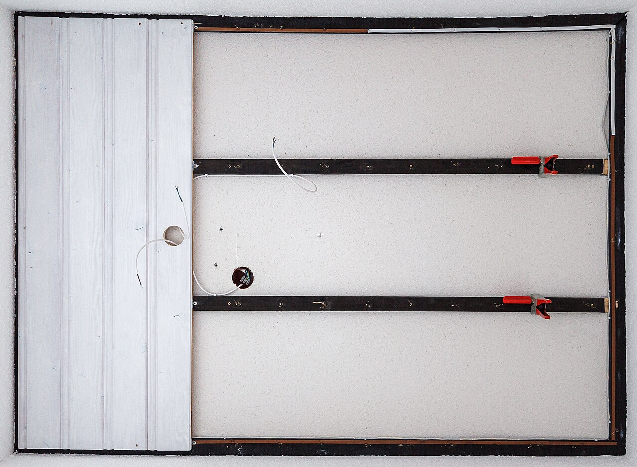 Как фрезеровать прямую кромку без копирки